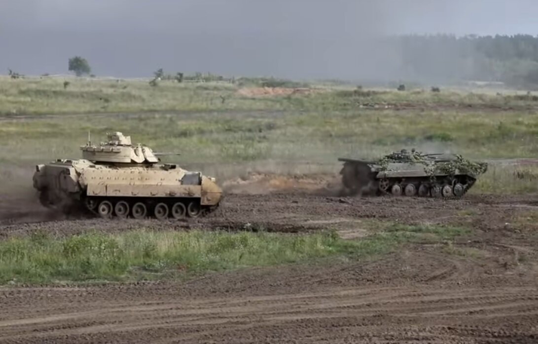 ​В Польше показали зрелищный бой танков M1 Abrams и "Т-72М" – кадры