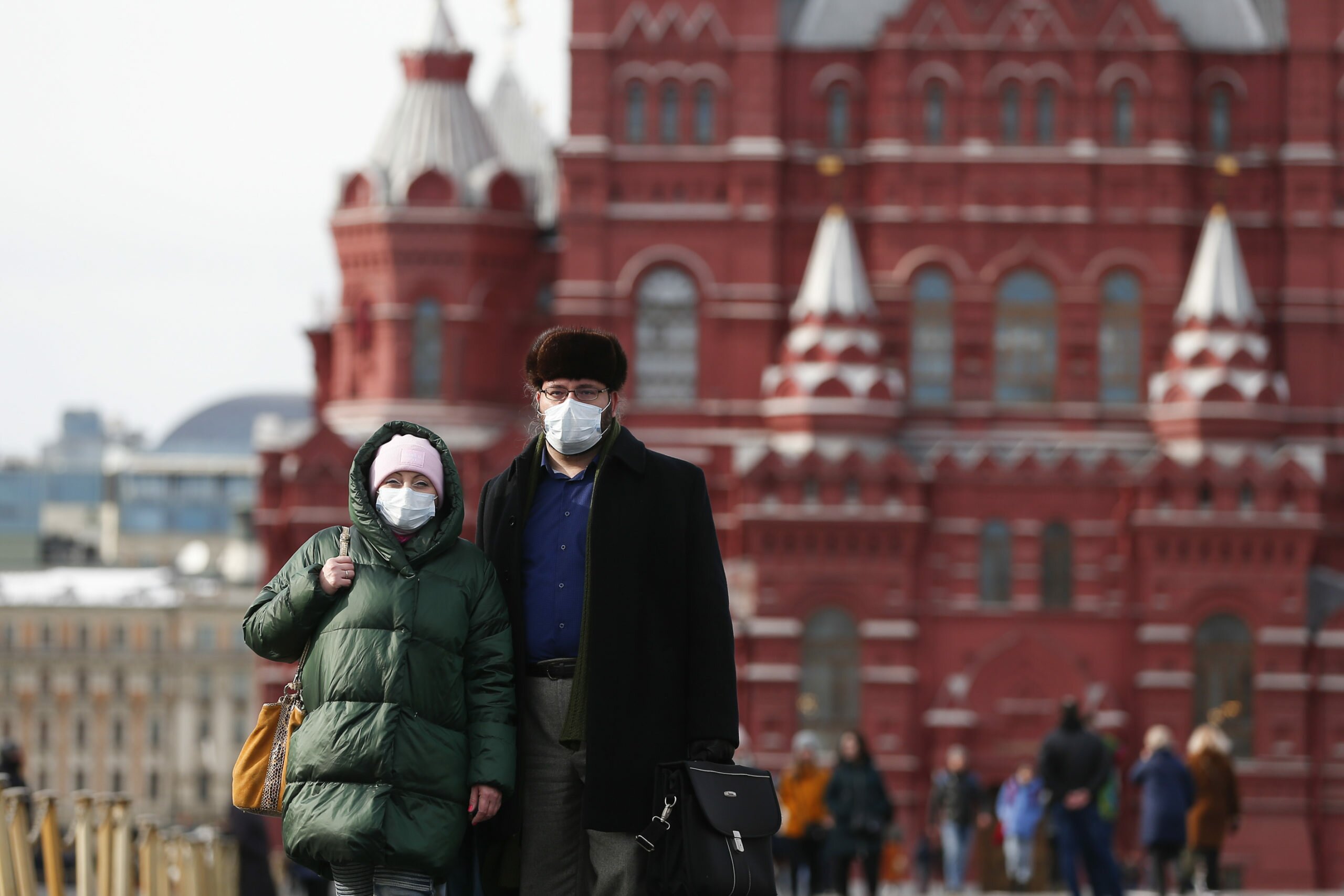 Впервые за время пандемии за сутки свыше 15 тысяч россиян заразилось COVID-19 