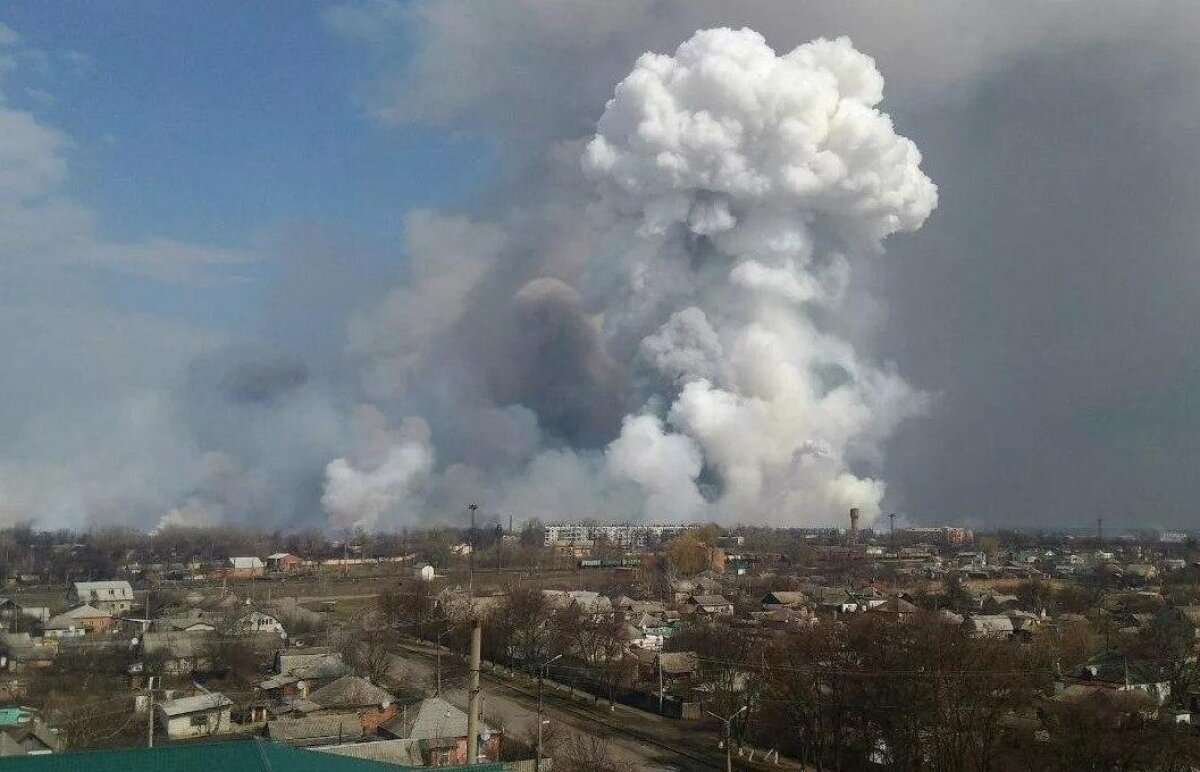 ​Москва направила 20 пожарных расчетов для ликвидации пожара под Рязанью – кадры