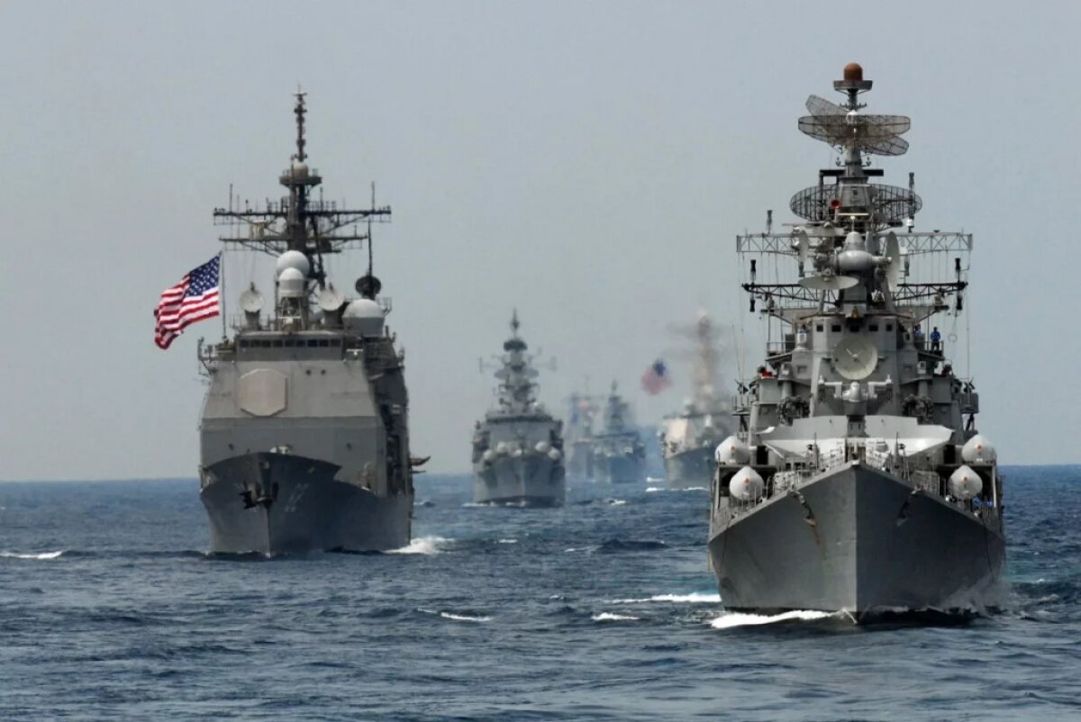 Посольство РФ призвало США не "бряцать оружием" в Черном море