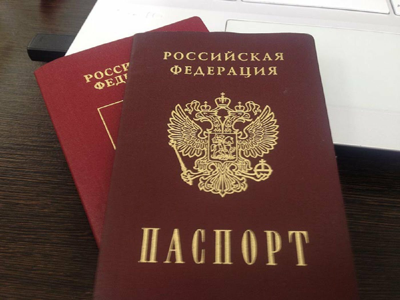 ДНР и ЛНР останавливают выезд граждан в РФ для получения российских паспортов: что известно