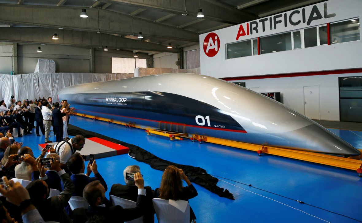 В Испании показали первую в мире капсулу сверхскоростного поезда Hyperloop