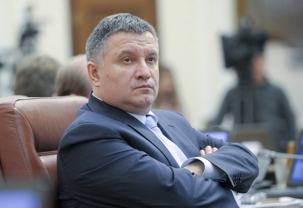 Аваков пригрозил России "катастрофой" за "наземную агрессию" 