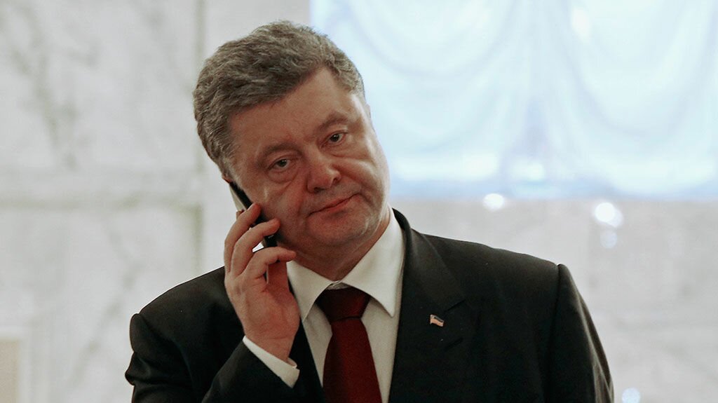 Авторитетный политолог пояснил, от кого Порошенко ждет помощи, чтобы "разобраться" с протестными акциями