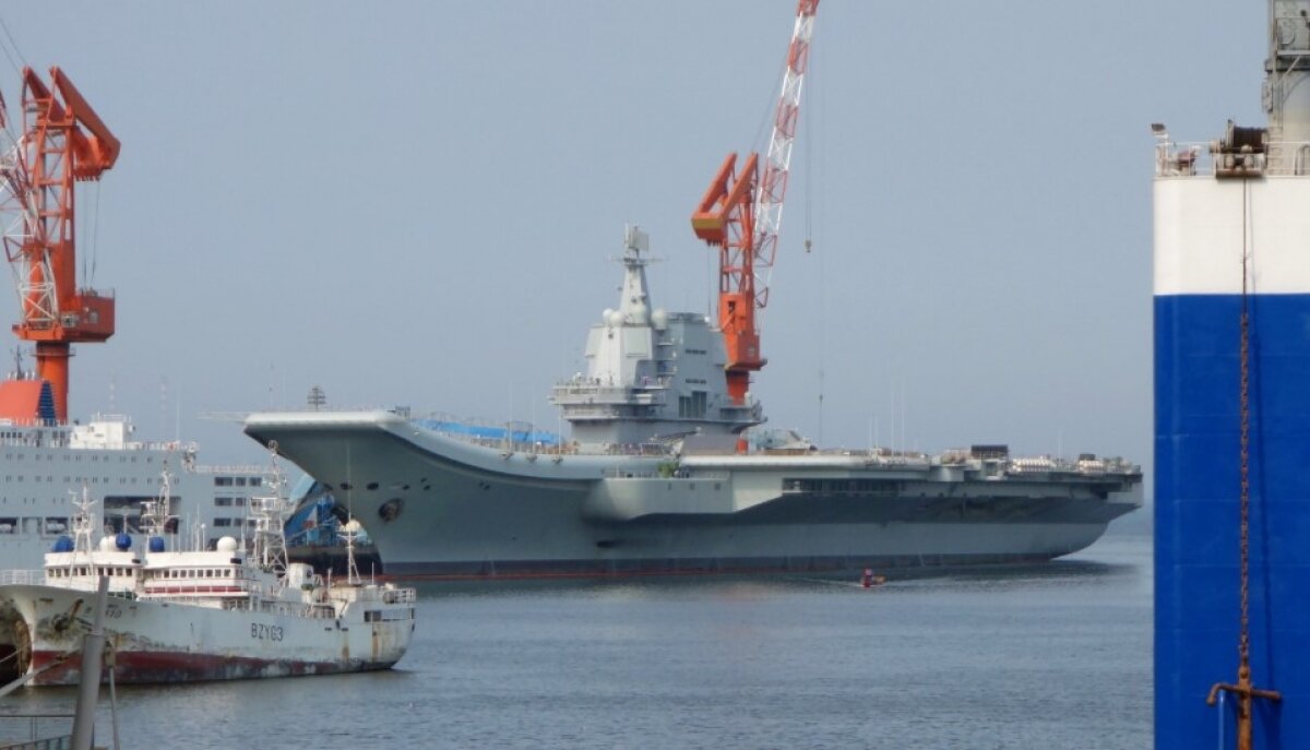 Китайский авианосец "Шаньдун" поставил на уши флот Тайваня