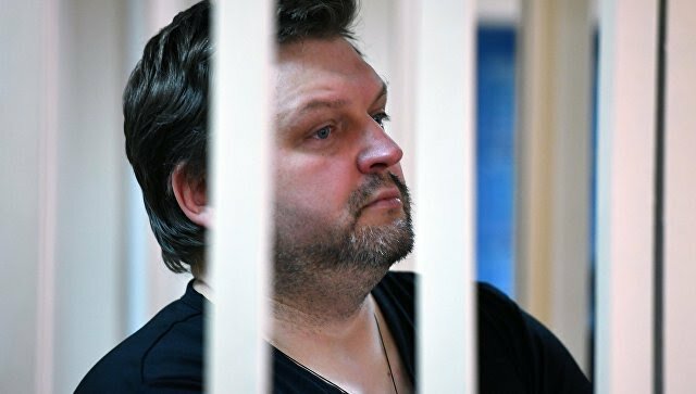 Обвиняемый в коррупции экс-губернатор Кировской области не смог без врачей принять участие в судебном заседании