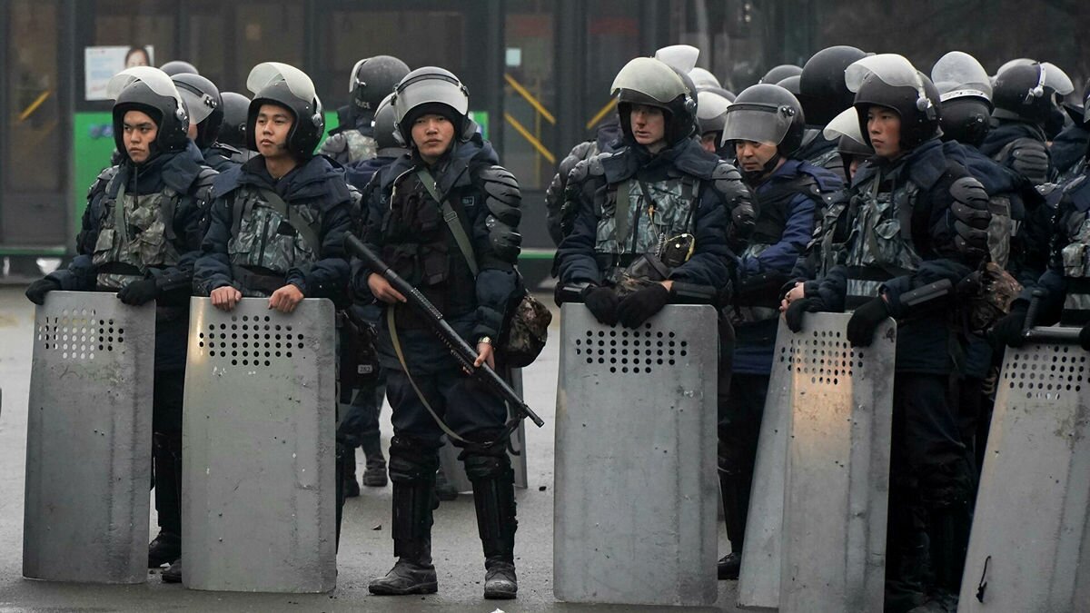 Штурм Управления полиции в Алма-Ате: силовики ликвидировали нападавших