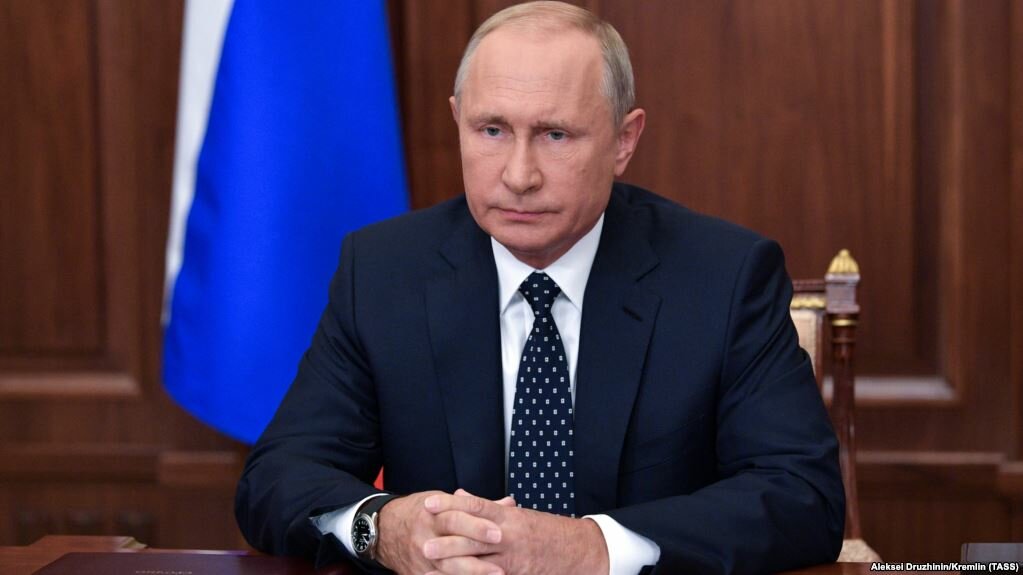​“Нужно так или иначе эту сферу регулировать”, - Путин впервые прокомментировал повышение тарифов на бензин
