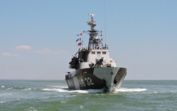 Корабли ВМС Украины незаконно вторглись в территориальные воды РФ 