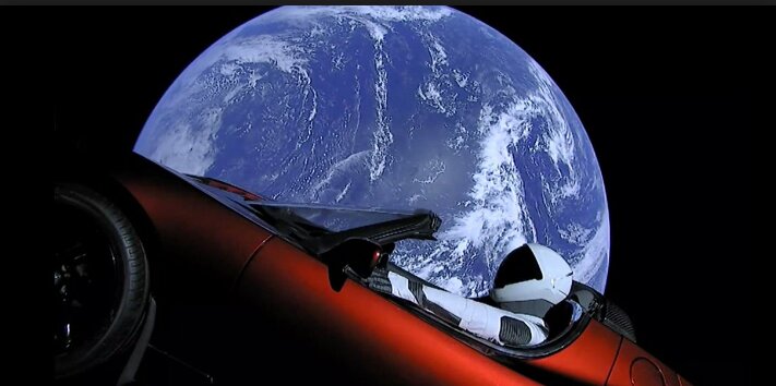 "Космического ДТП" не будет: ученые спорят, куда свалится Tesla Roadster - на Землю или Венеру