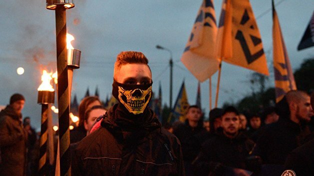 Банда вооруженных украинских радикалов разгромила цыганский лагерь