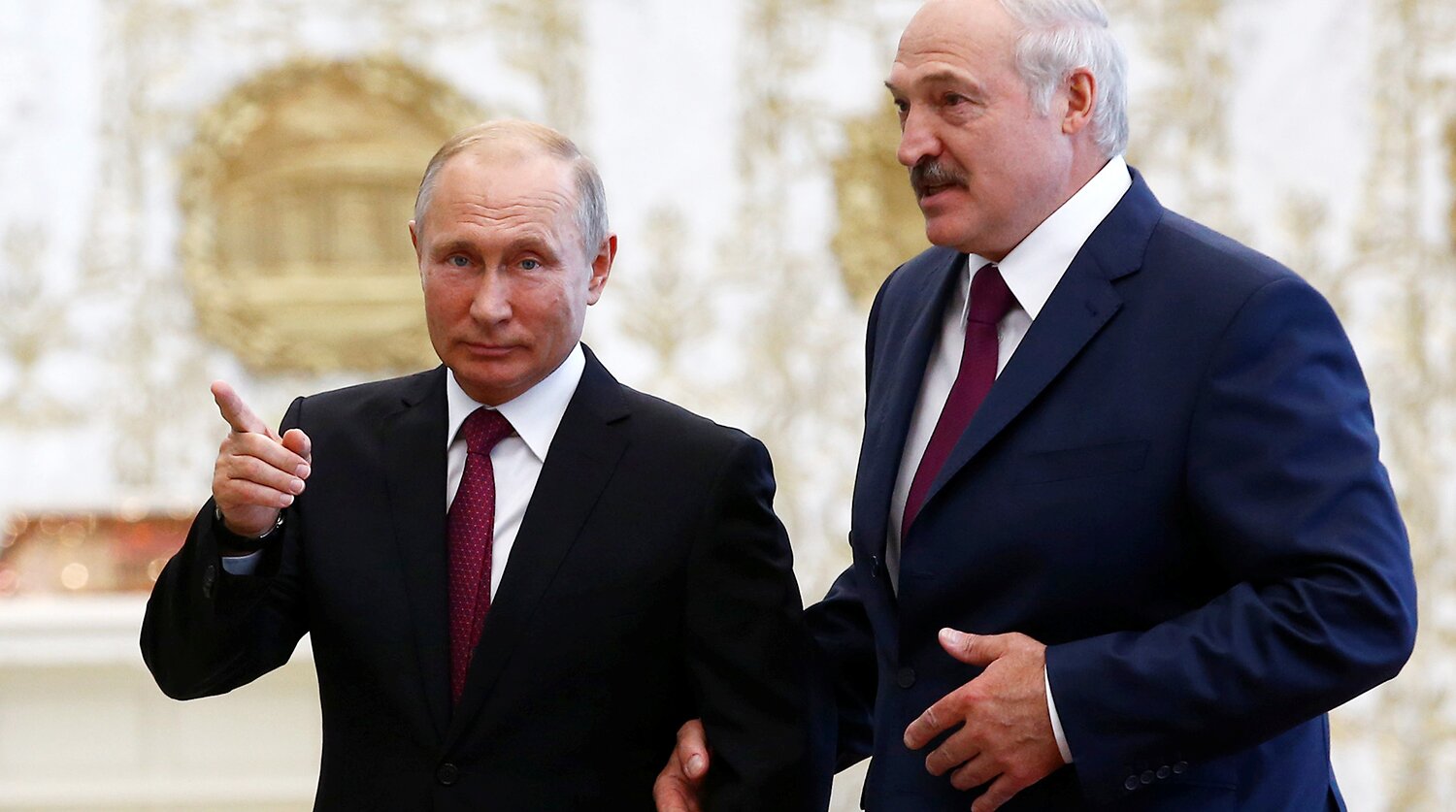 Bloomberg: Кремль станет поощрять постепенную передачу власти в Белоруссии