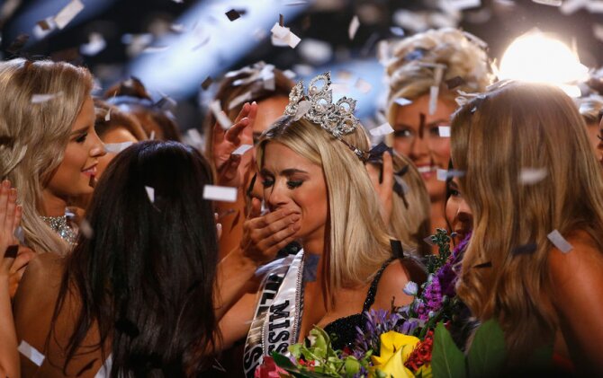 Скандал на "Мисс Вселенная": представительница США издевалась над соперницами