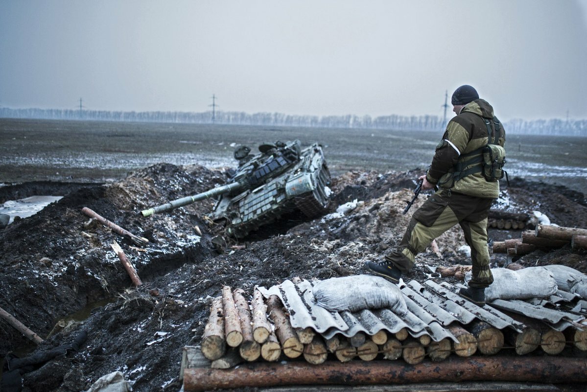 ​Эскалация на востоке Украины: в ЛНР рассказали о последствиях военного положения