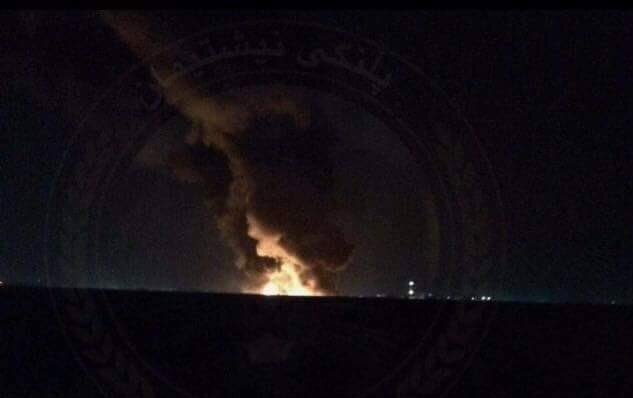 Иракский Мосул уже в огне после бомбардировок авиации США, а под городом стоят огромные колонны техники: кадры