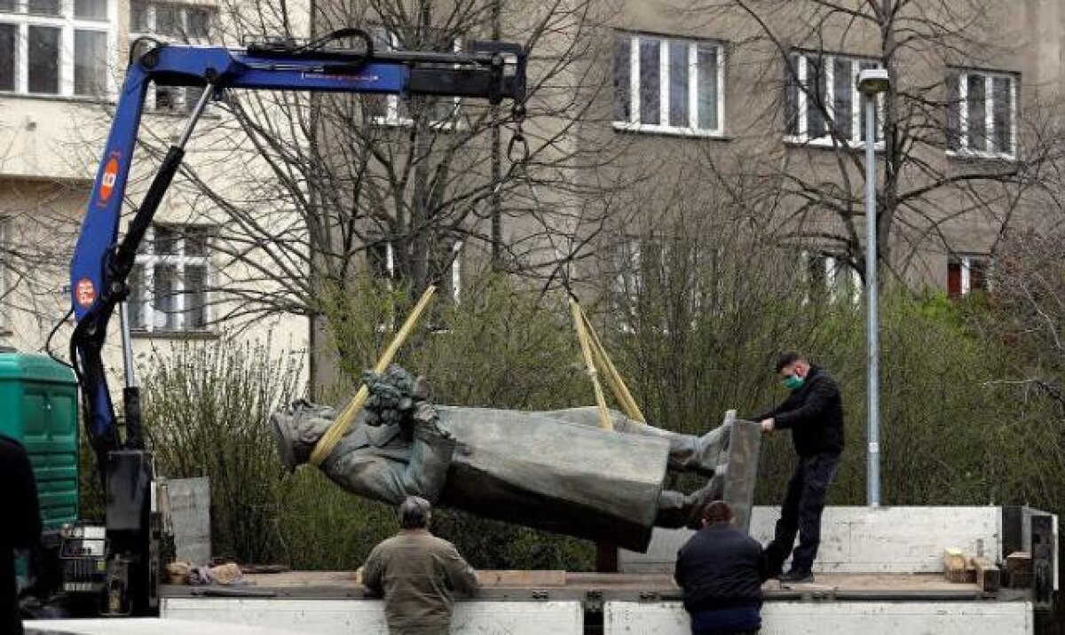 "Напуганная" Чехия намерена вернуть России демонтированный памятник маршалу Коневу