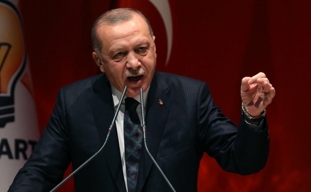 Эрдоган открыто выступил против Макрона: "Проверь собственный мозг"