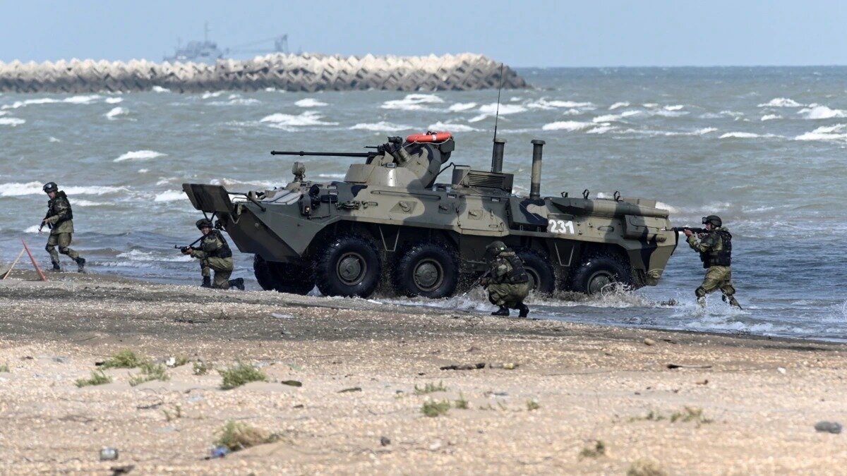 В Сети показали, как войска РФ провели полномасштабные военные учения в Крыму 
