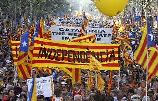 Германия, США, Британия и Украина уже отказались признавать республику Каталонию и полностью поддержали Мадрид