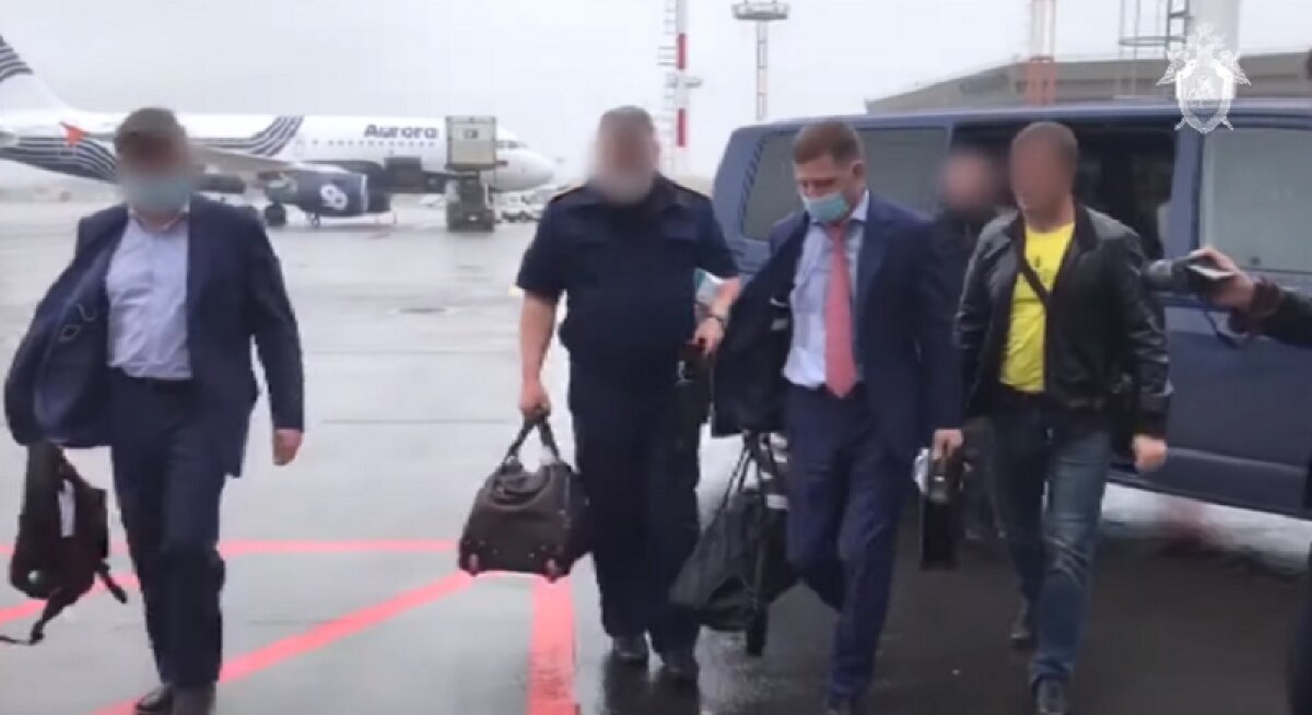 Задержание губернатора Хабаровского края Фургала: видео спецоперации и доставления в аэропорт