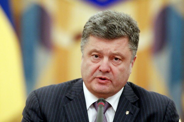 Порошенко предупредил об "угрозе сухопутной операции против Украины"