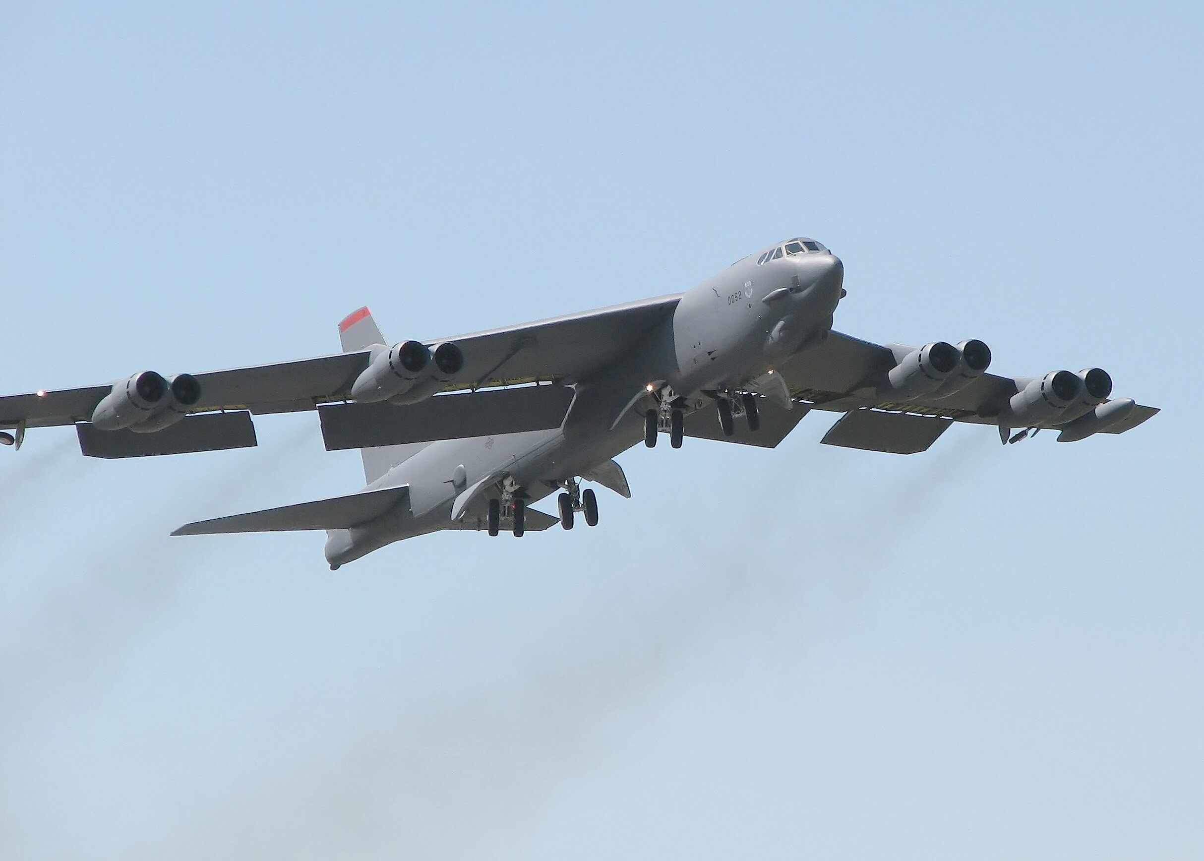 Американский бомбардировщик B-52H навел прицел на Калининград – названа причина