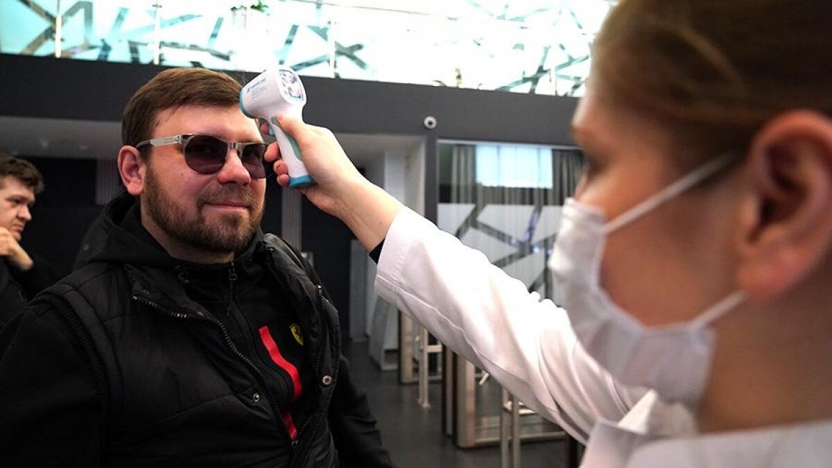 Психолог пояснил, почему в России не паникуют из-за коронавируса по примеру остального мира