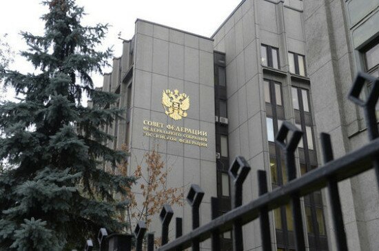 В Совфеде решительно отреагировали на введение Порошенко военного положения на Украине