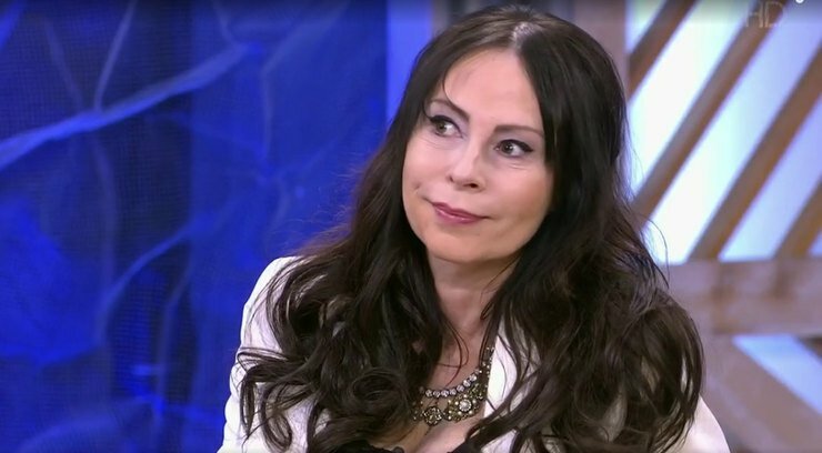 Известная певица Марина Хлебникова нашла в квартире мертвого бывшего мужа