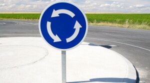 Новые правила проезда перекрестков с круговым движением приблизят Россию к европейским стандартам 