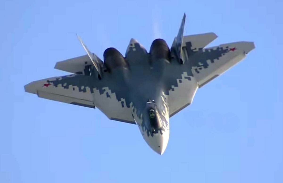 Флагман российской авиации Су-57 впервые отправится за пределы РФ: назван покупатель