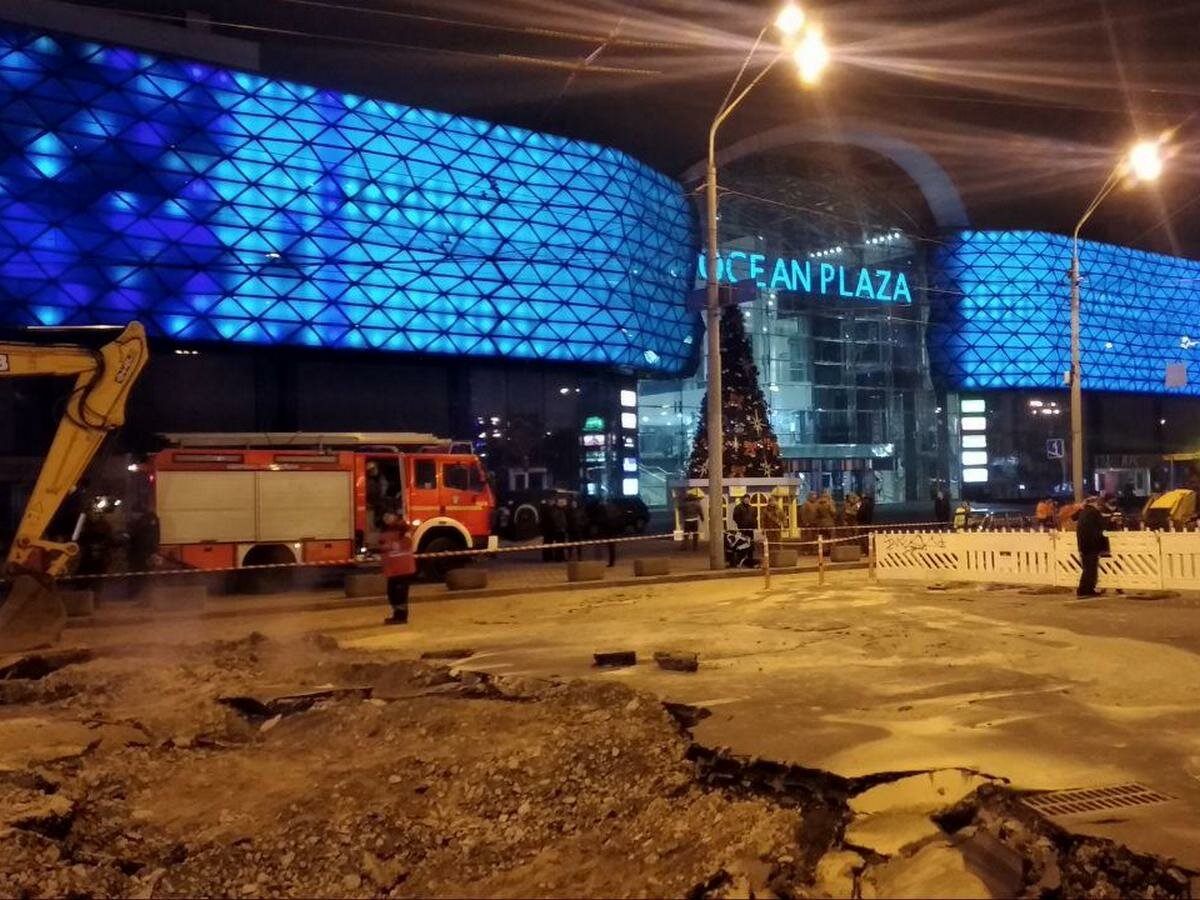 "Заблокированные кипятком люди кричали от боли, десятки пострадавших", - очевидцы о ЧП в киевском ТРЦ Ocean Plaza