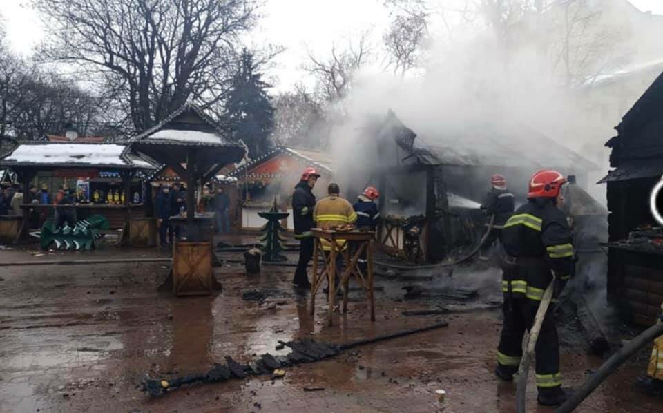 Во Львове посетители ярмарки получили серьезные ожоги из-за мощного взрыва – кадры