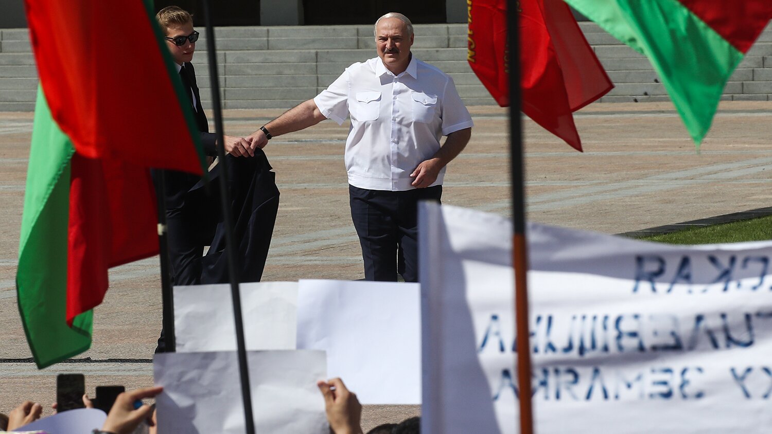 Лукашенко предупредил подстрекателей: "У нас есть списки"