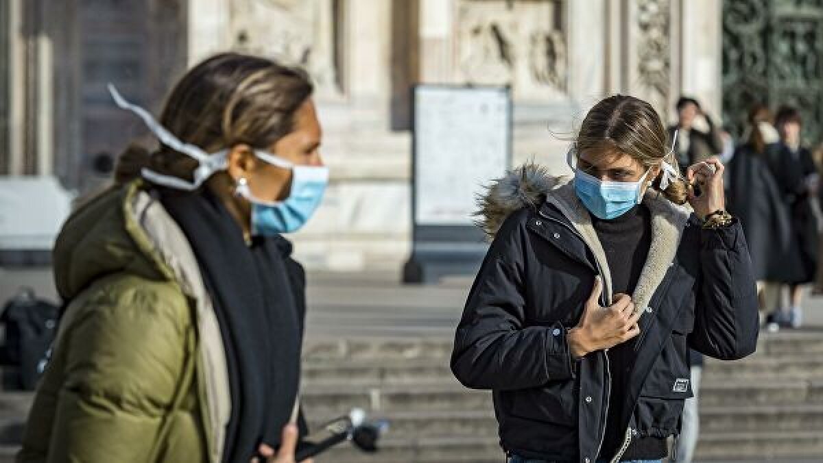 В Италии прекращена торговля, власти призывают "не бежать за едой": что творится в стране, охваченной коронавирусом
