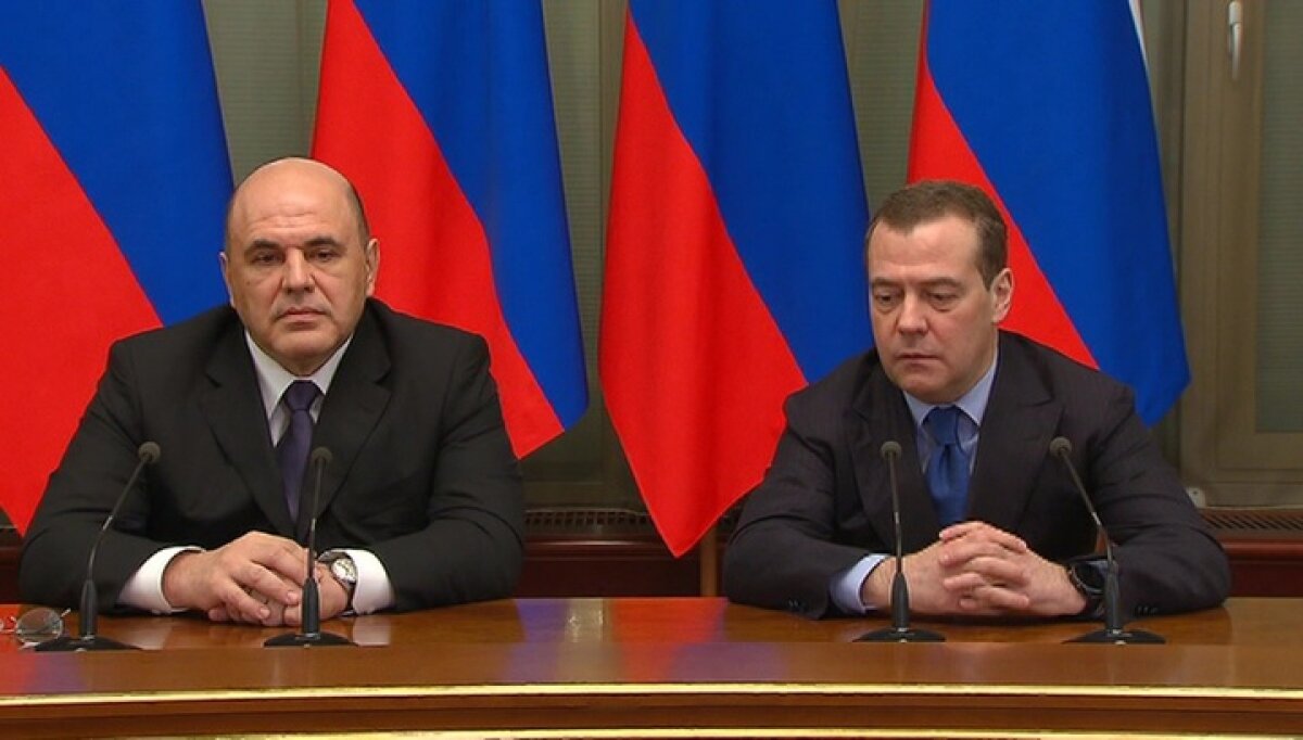 Медведев и Мишустин после общения тет-а-тет впервые обратились к правительству