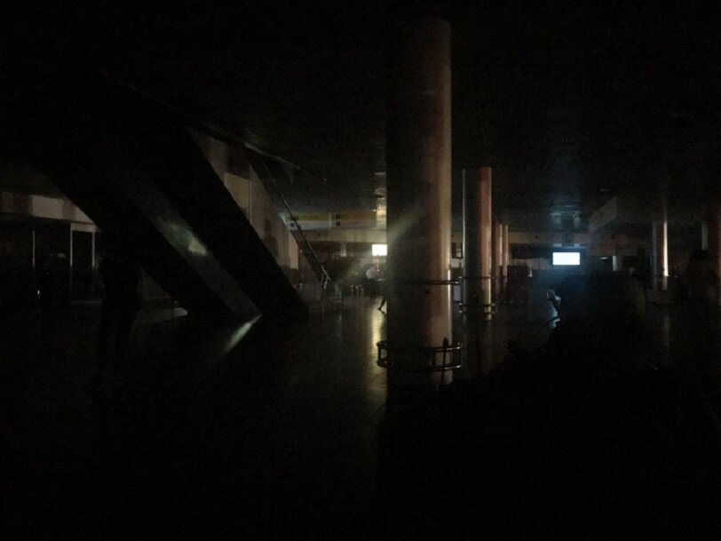 ЧП в аэропорту Шереметьево: пассажиры терминала внезапно остались без света