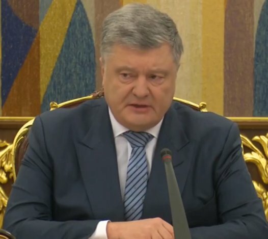 Порошенко объявил об окончании военного положения на Украине: почему президент не рискнул продлить спецрежим
