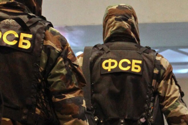 На въезде в Крым ФСБ задержала террориста, спрятавшего в тайнике 12 кг взрывчатки