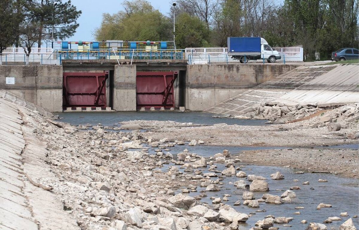 Украина готовится к подаче воды в Крым: государство берет под контроль каналы на Херсонщине