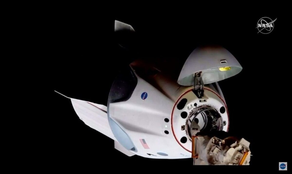 Первая стыковка Crew Dragon с МКС: полное видео