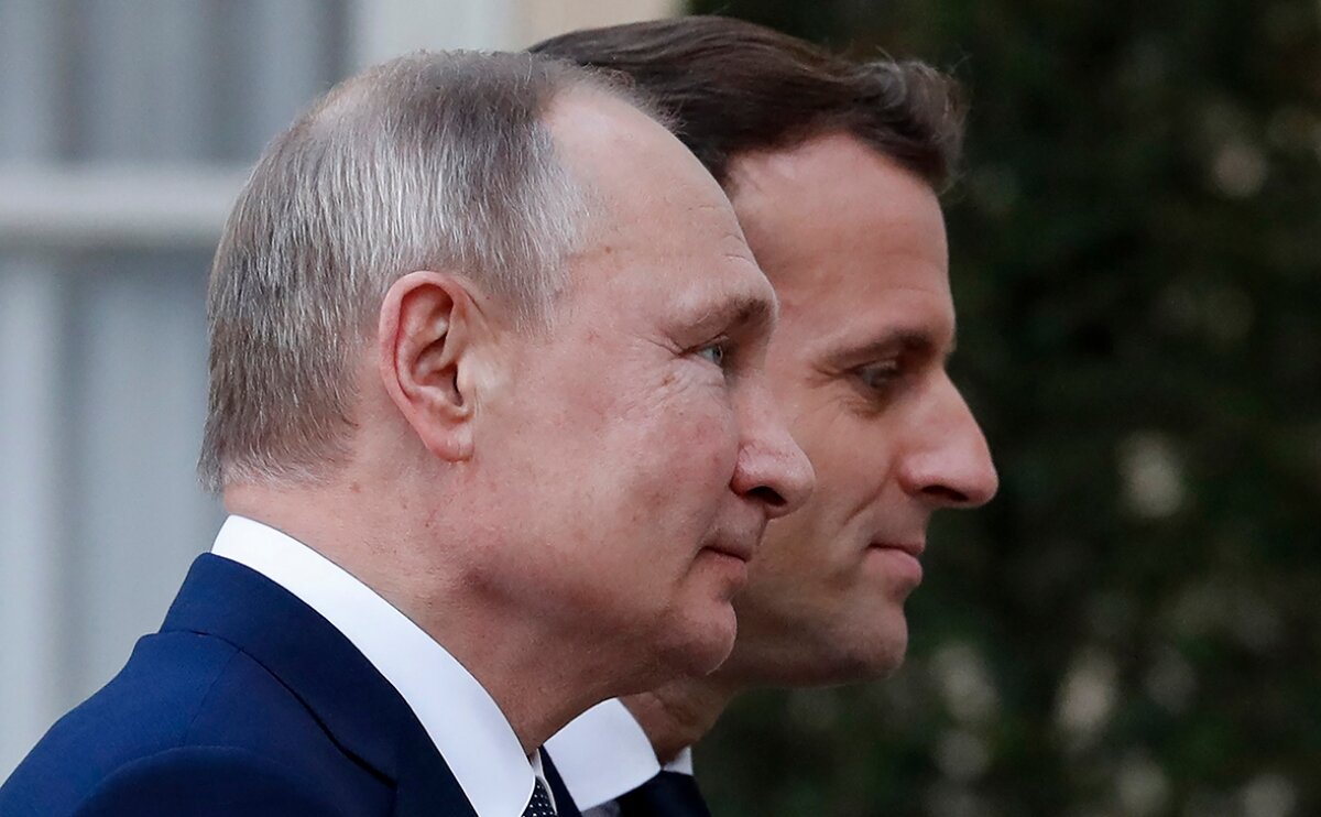 Путин предложил Макрону два варианта по Навальному