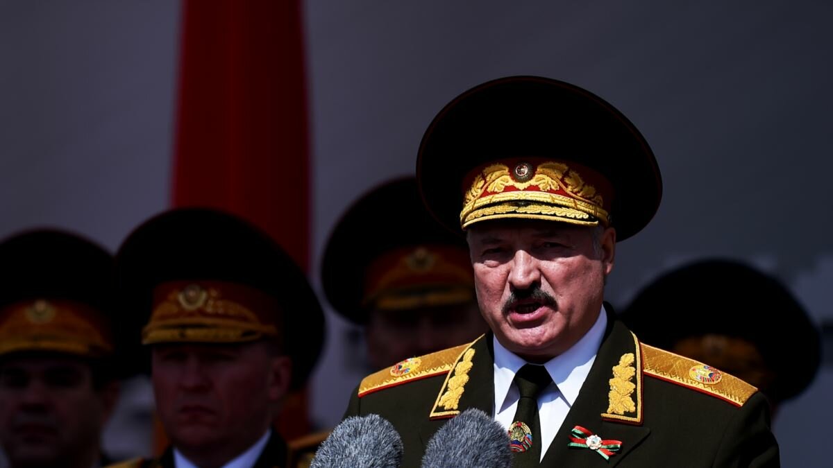 Лукашенко возмущен действиями РФ: "Не надо перед россиянами становиться на колени