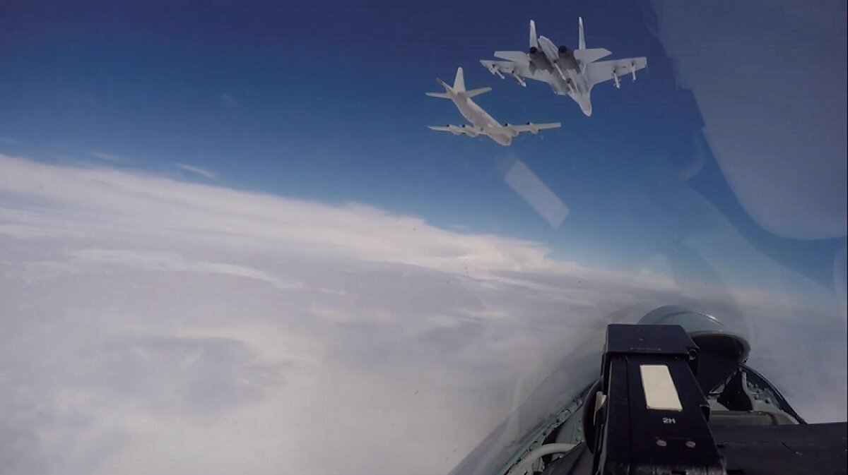Перехват бомбардировщиков США показали из кабины российского Су-27