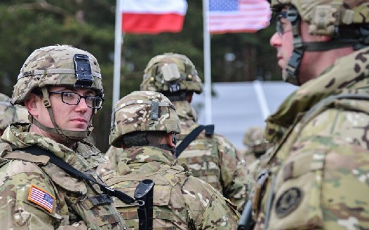 "Россия обладает высокоточным дальнобойным оружием", - базу США в Польше возьмут под прицел 