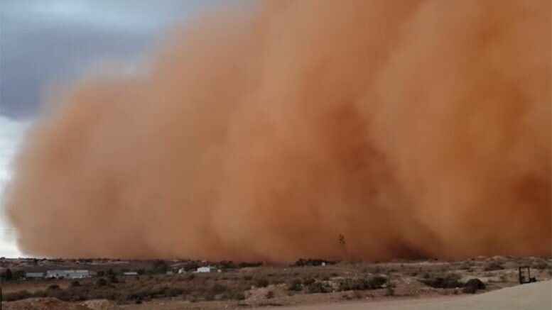 Стихийное бедствие апокалиптического масштаба: в Австралии наблюдали самую мощную песчаную бурю – кадры 