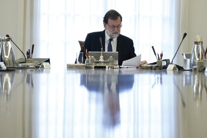 Премьер-министр Испании отстранил от власти президента и парламент Каталонии