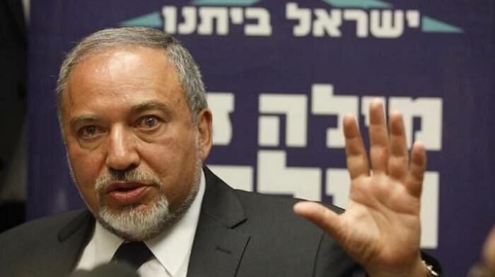 "Это уже слишком для моей способности быть гибким", - глава израильского минобороны Либерман подает в отставку