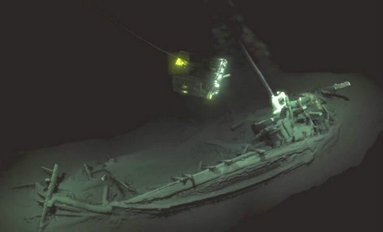 Исследователи сделали сенсационную находку в Черном море: "Артефакт похож на корабль Одиссея"