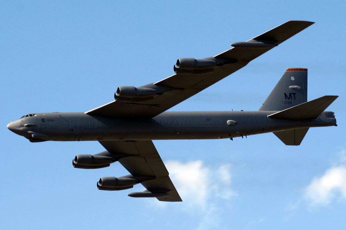 Прибывшие на Украину бомбардировщики B-52H Stratofortress ВВС США “атаковали” ПВО Крыма